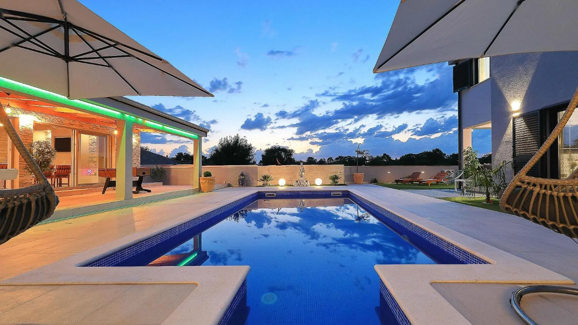 Artemis Villa Zadar 0*,